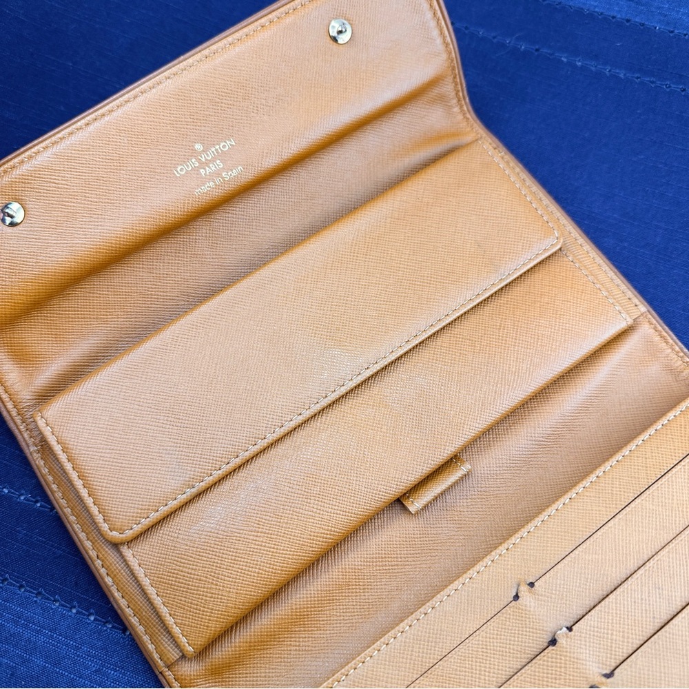AUTHENTIC Louis Vuitton Mini Lin Sarah Wallet. Beige. - Picture 11 of 13
